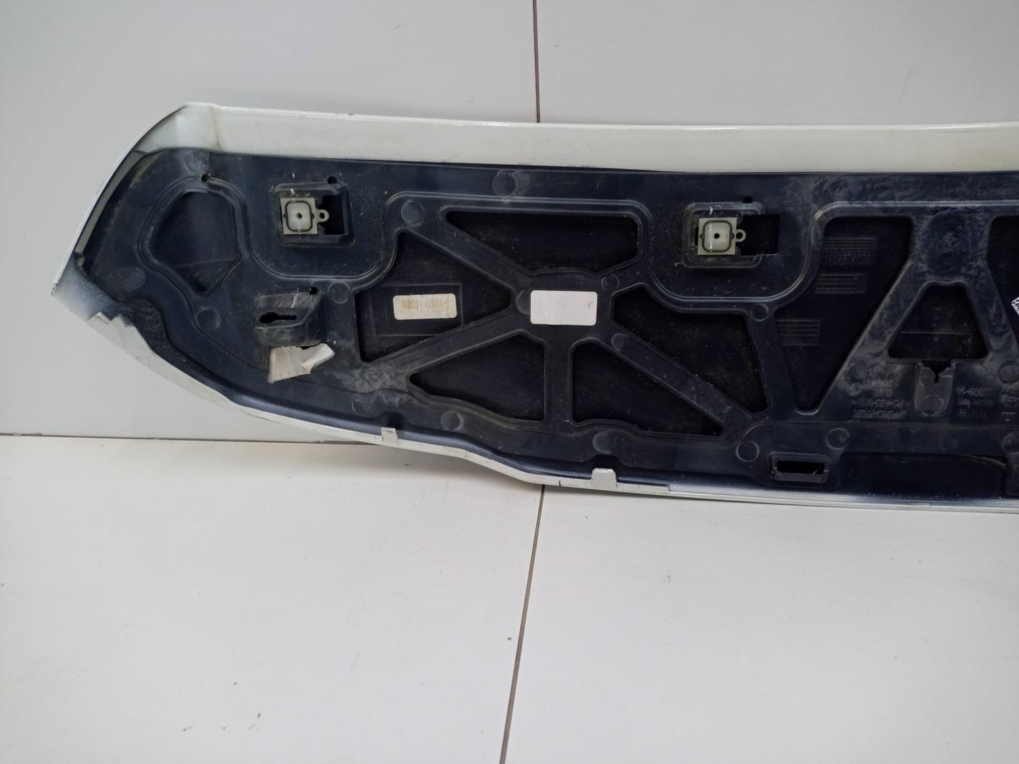 Спойлер (дефлектор) крышки багажника