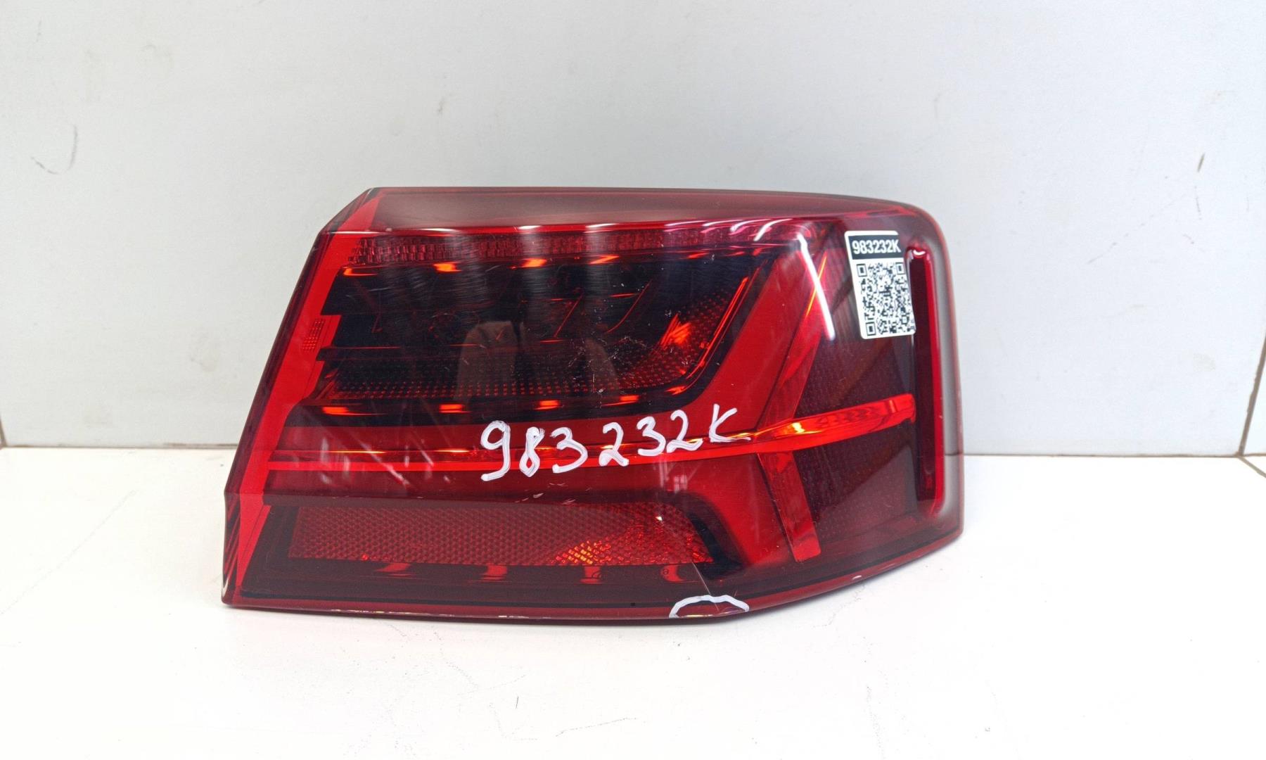 Фонарь задний наружный правый