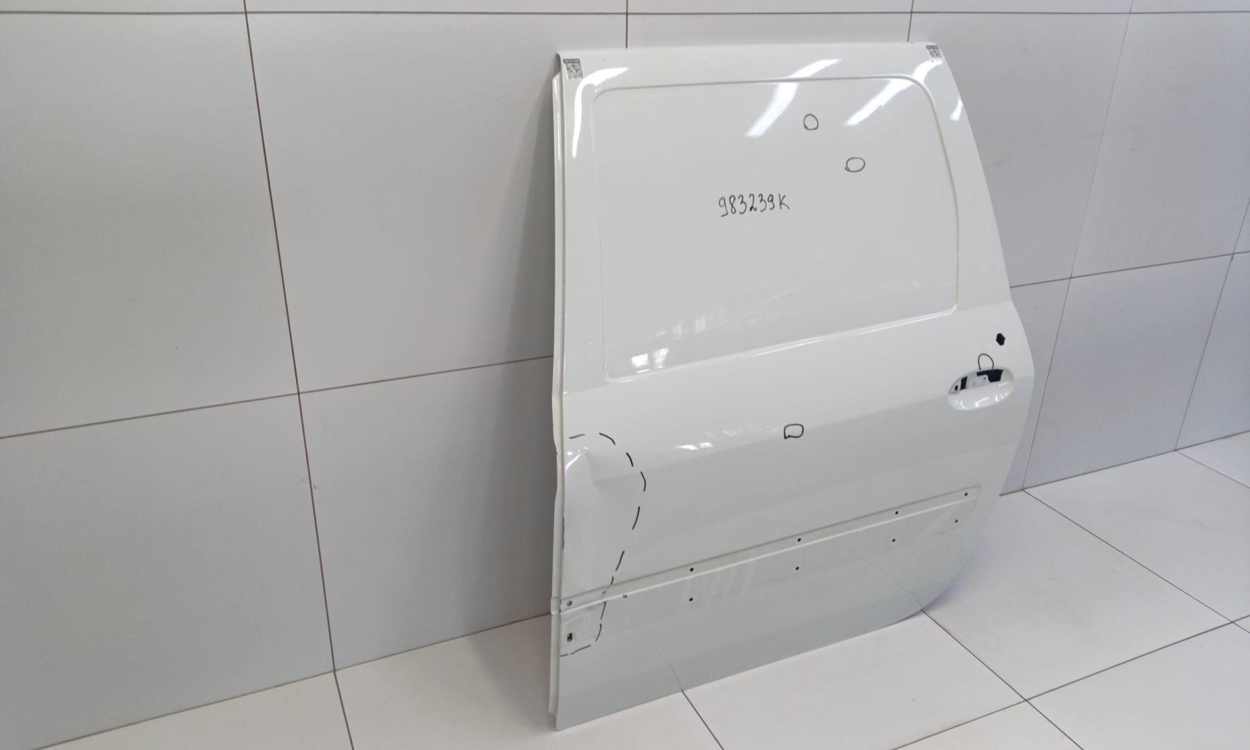 Дверь задняя левая