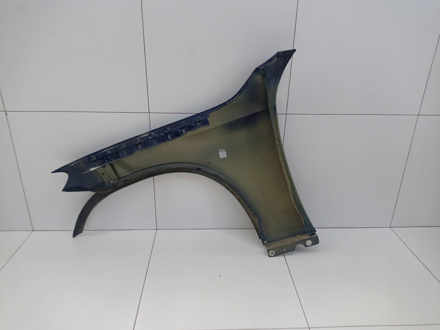 Крыло переднее правое