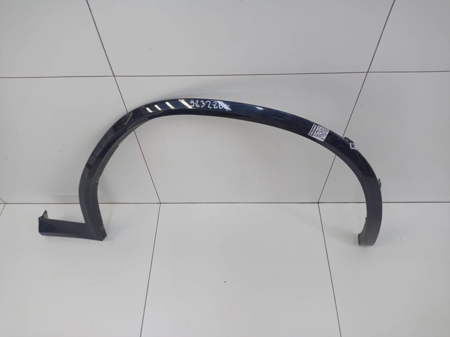 Накладка переднего крыла правого