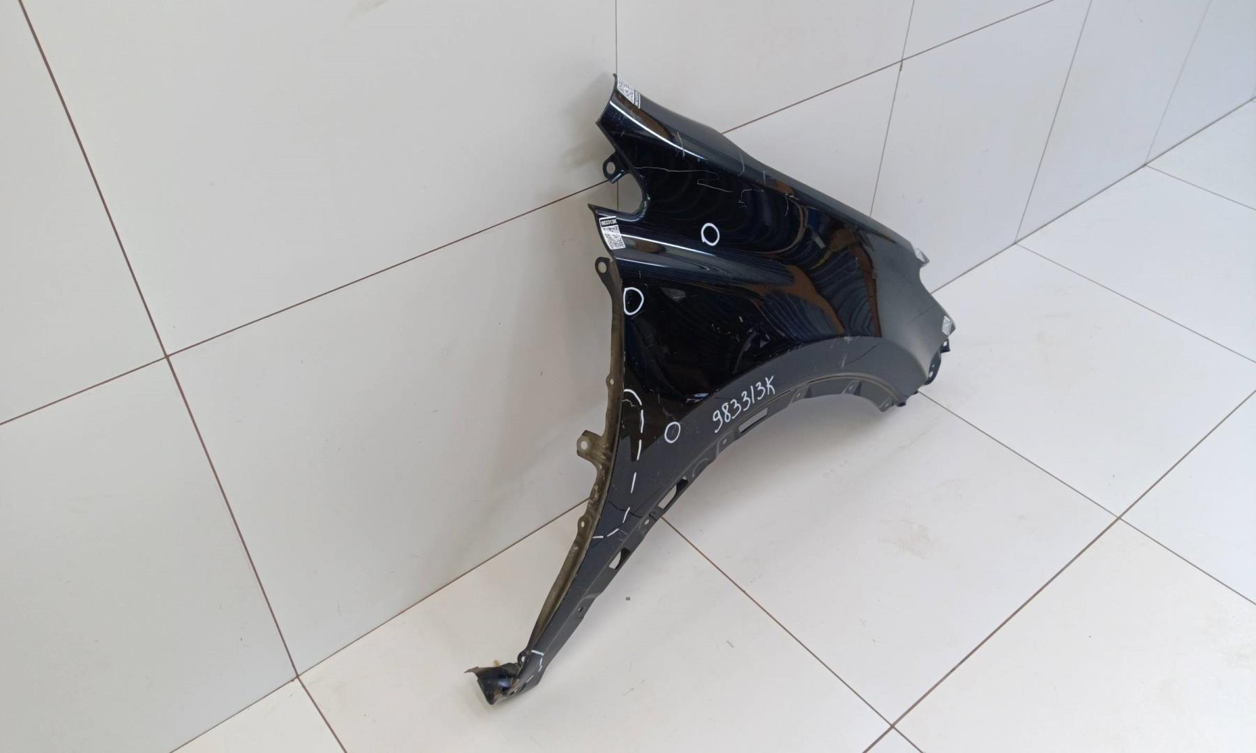 Крыло переднее правое