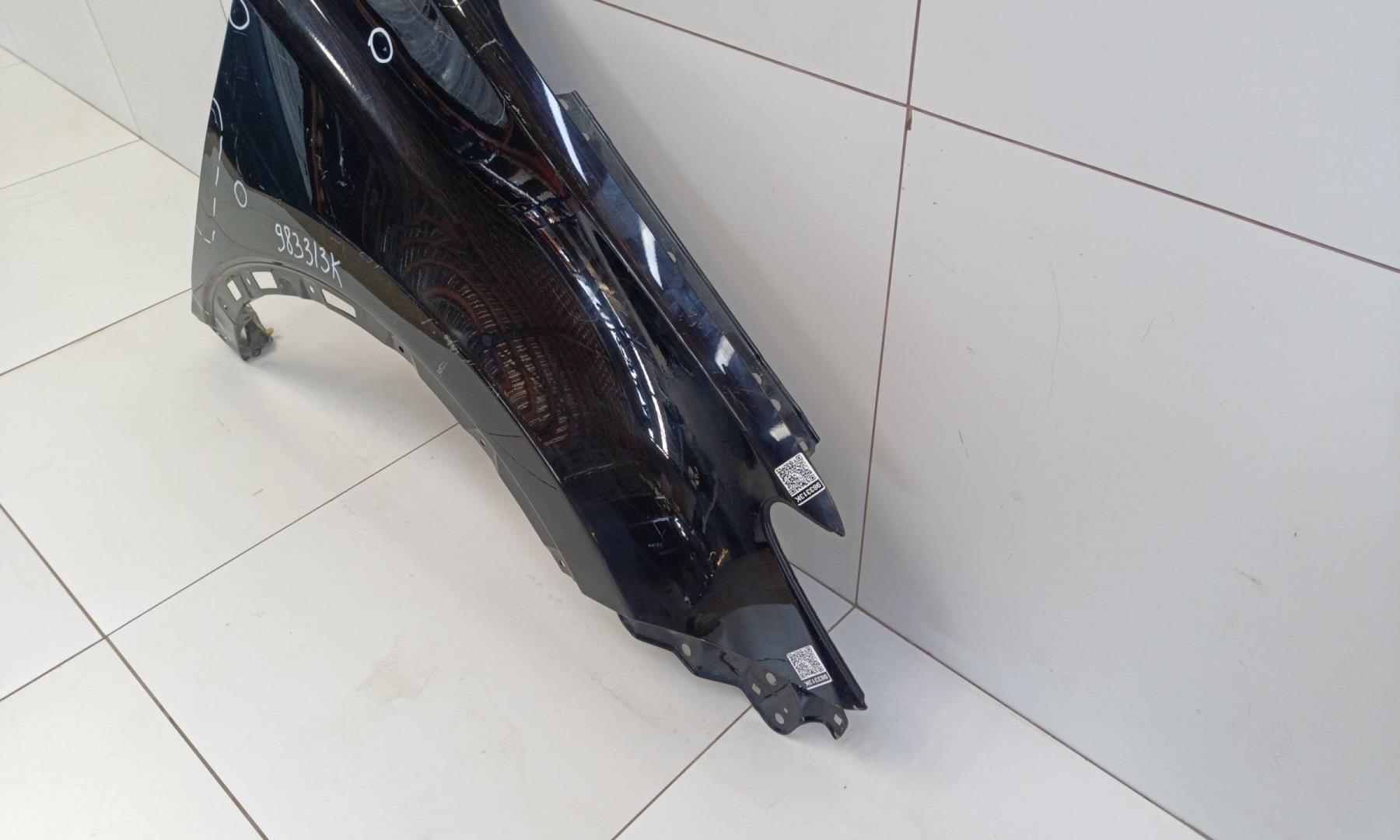 Крыло переднее правое