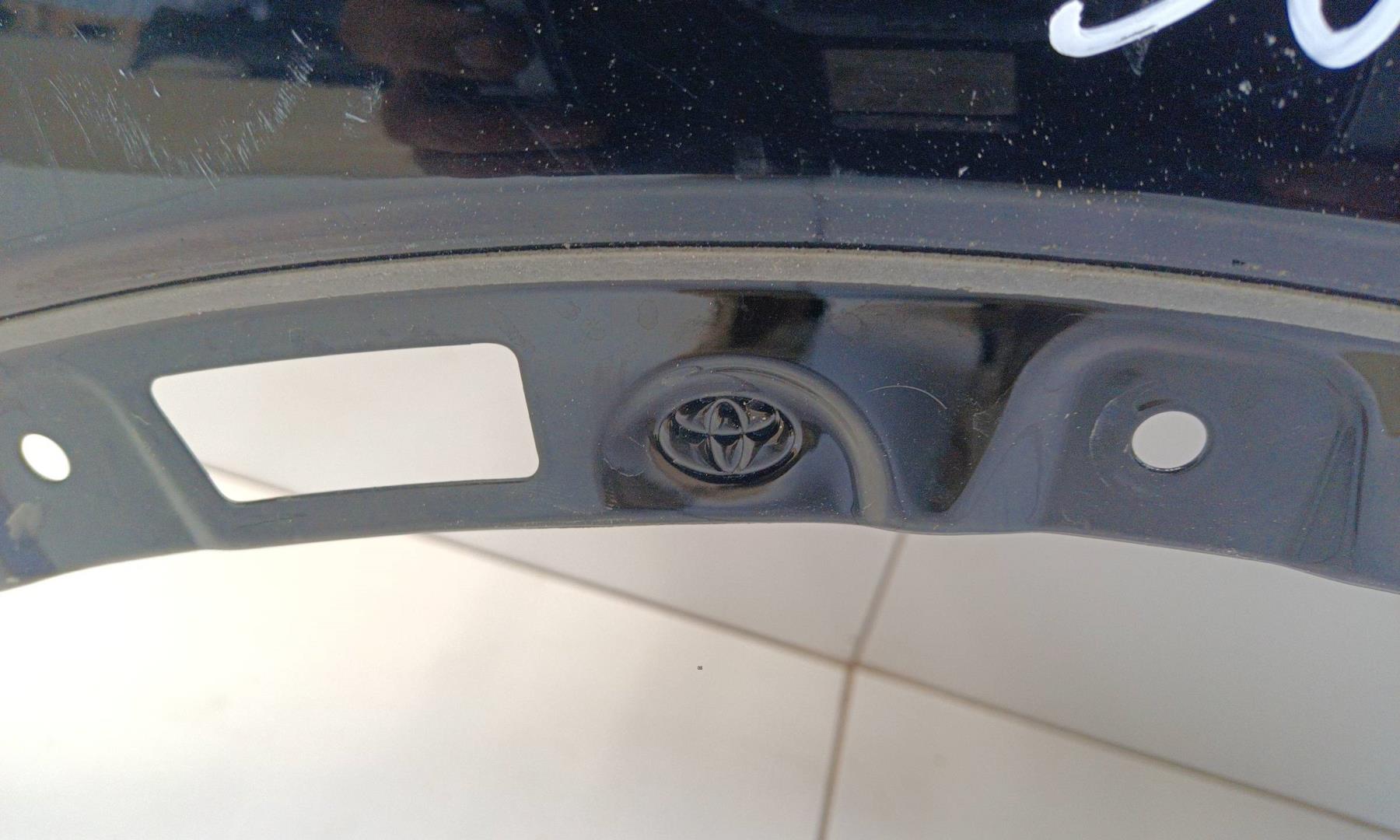 Крыло переднее правое