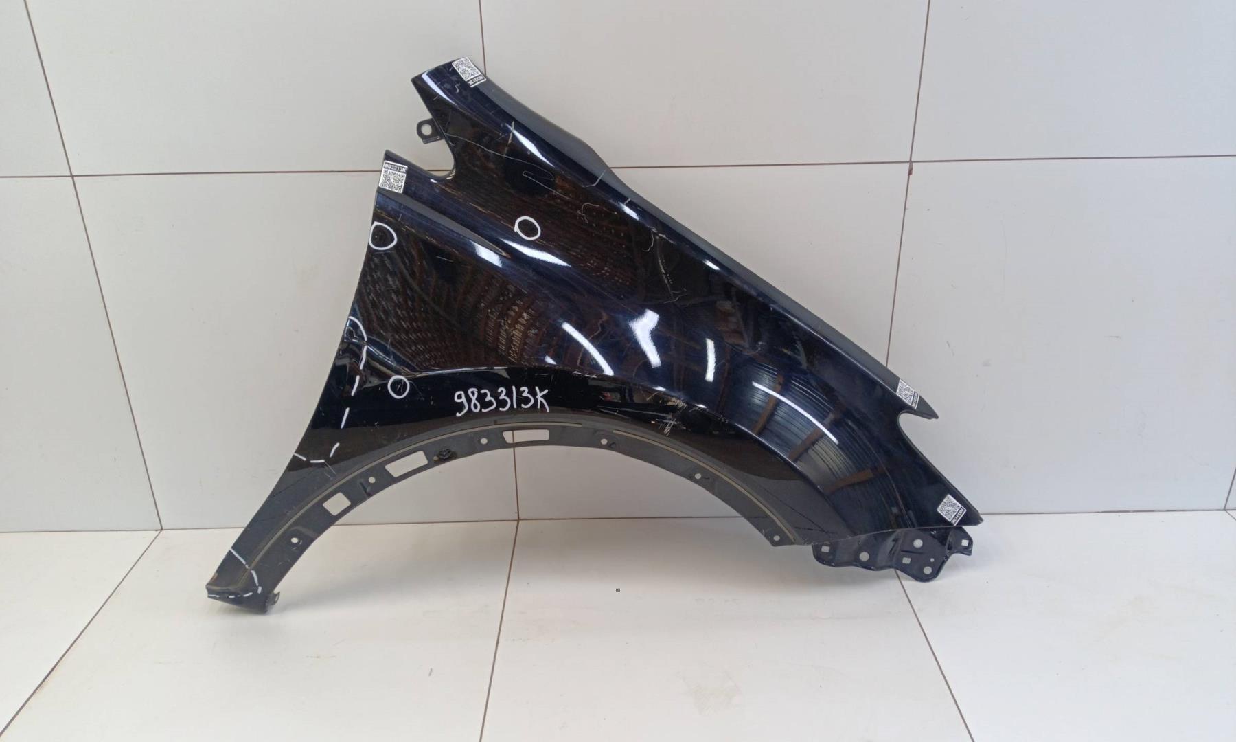 Крыло переднее правое