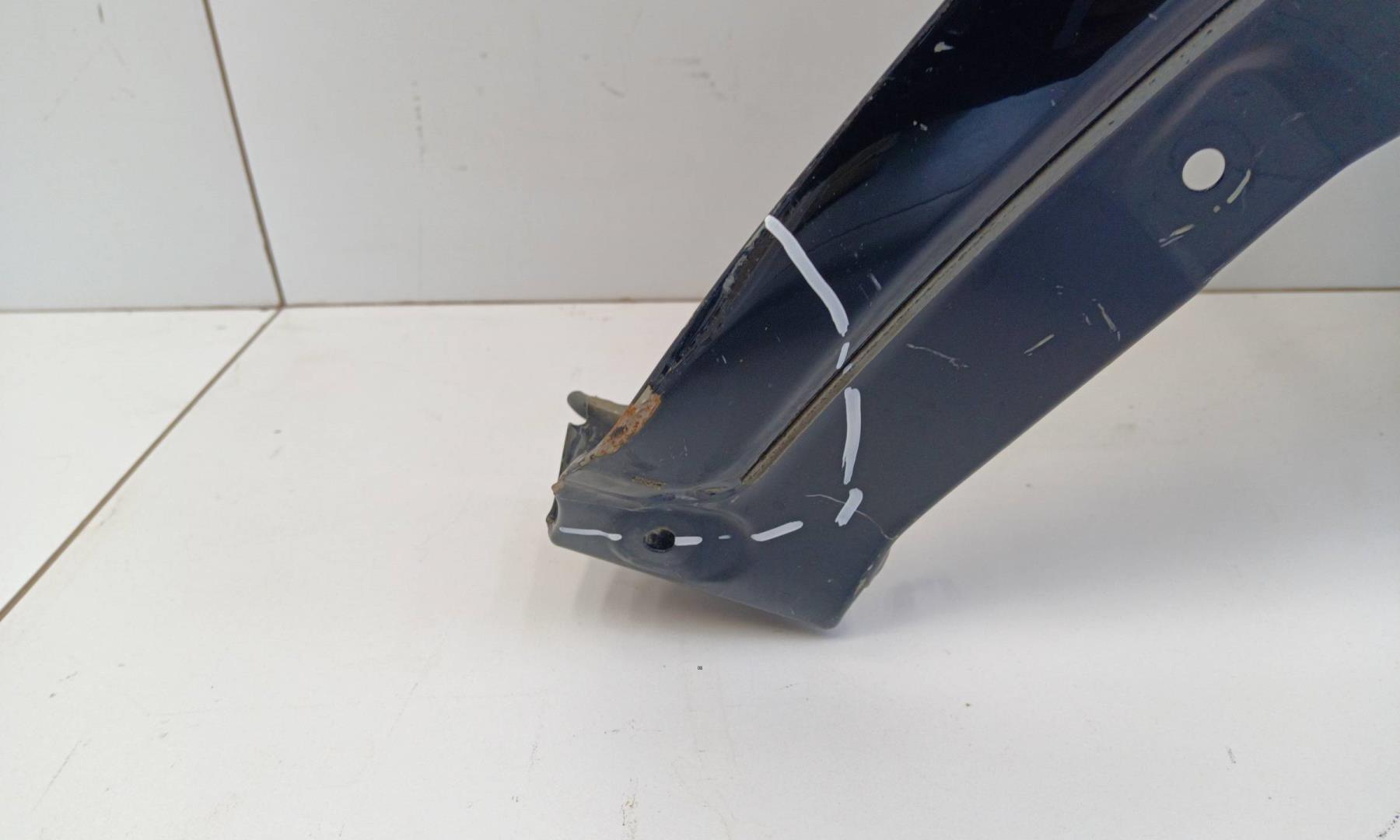 Крыло переднее правое