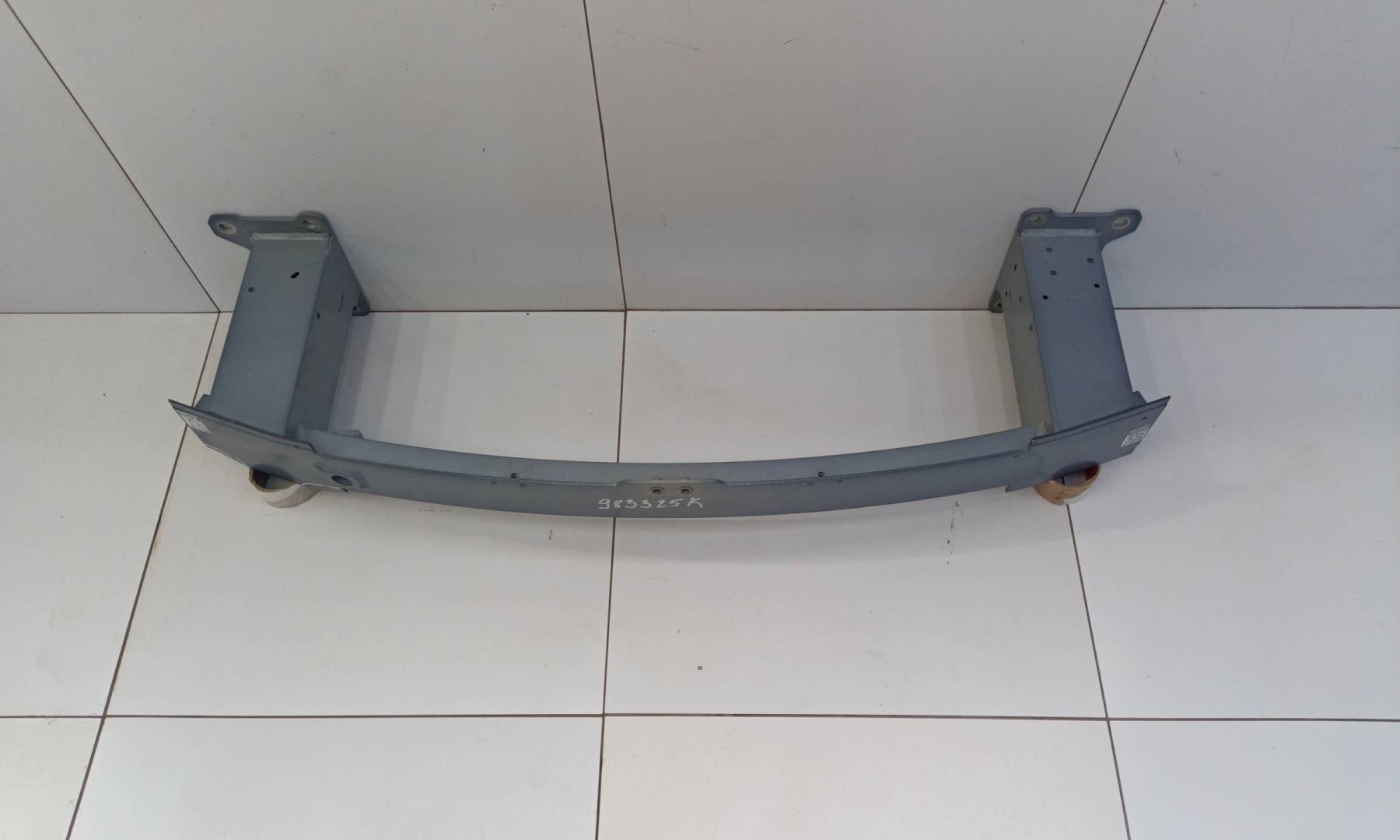 Усилитель переднего бампера