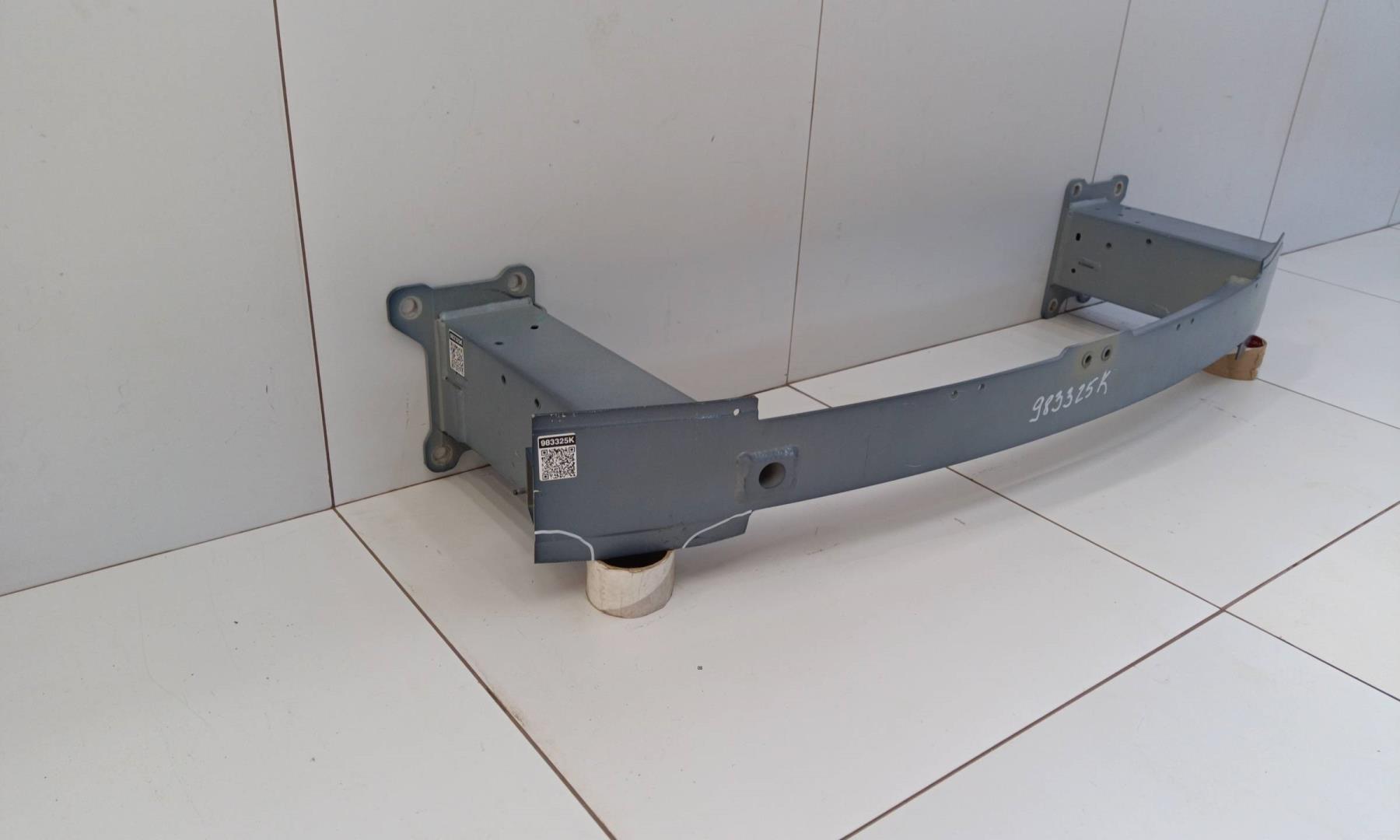 Усилитель переднего бампера