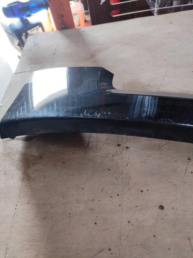 Накладка переднего крыла правого