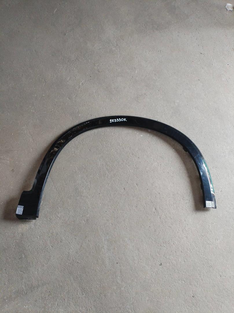 Накладка переднего крыла правого