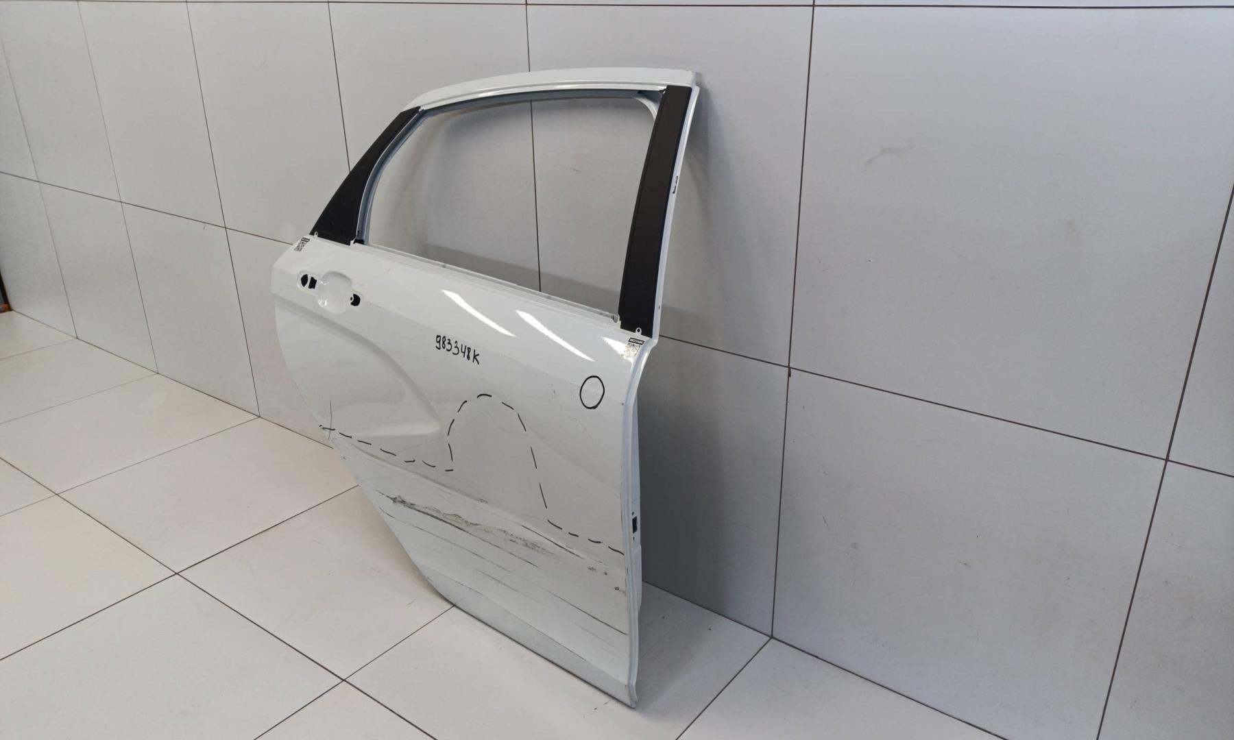 Дверь задняя правая