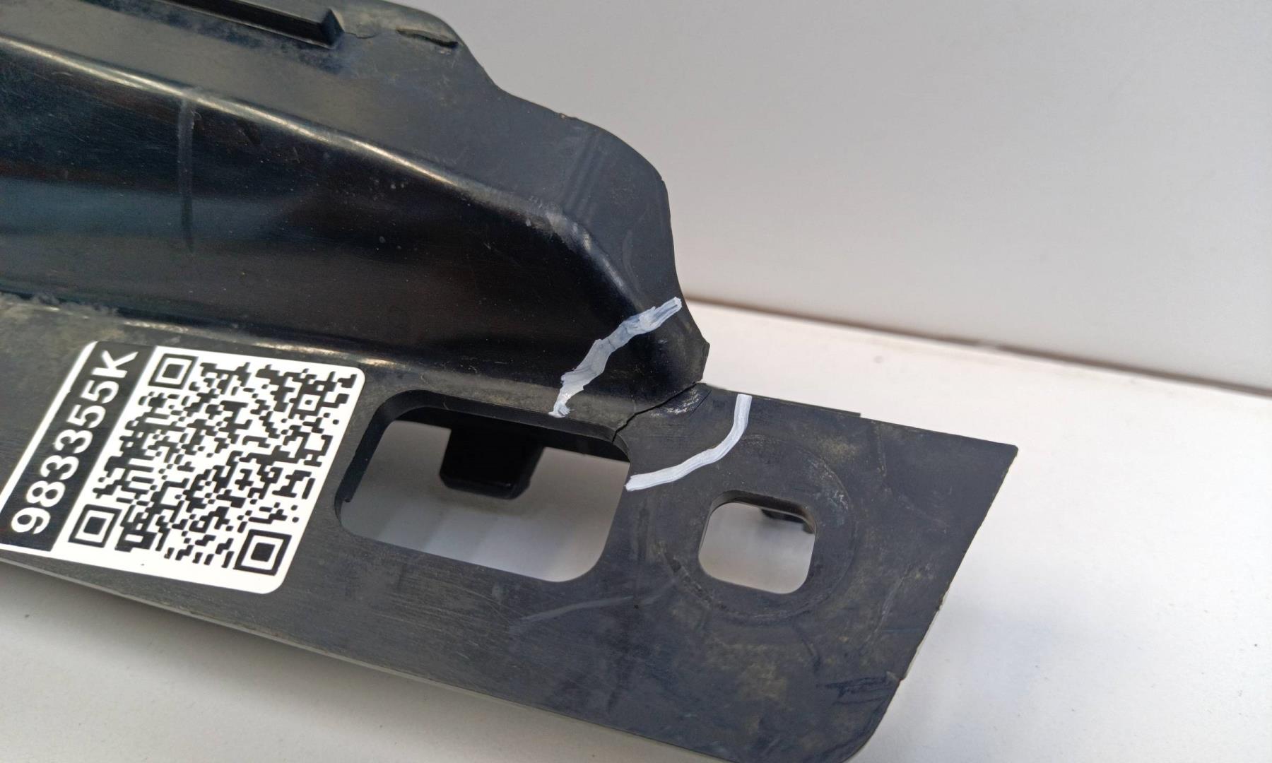 Кронштейн переднего бампера