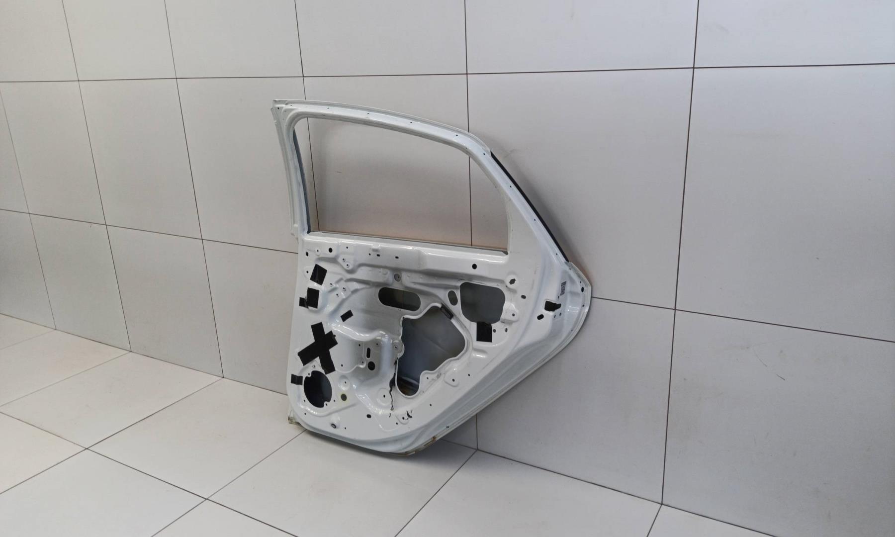 Дверь задняя правая