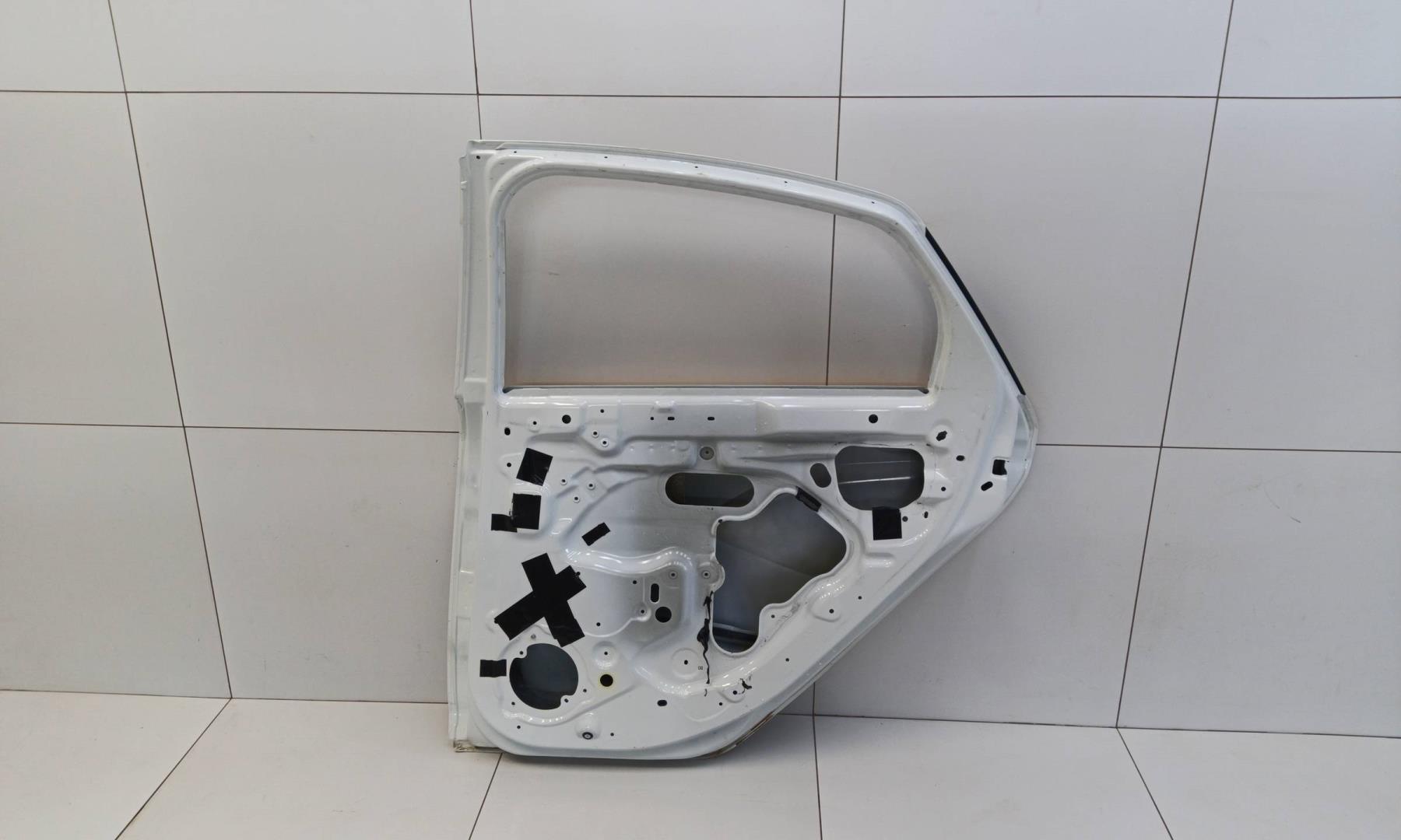 Дверь задняя правая