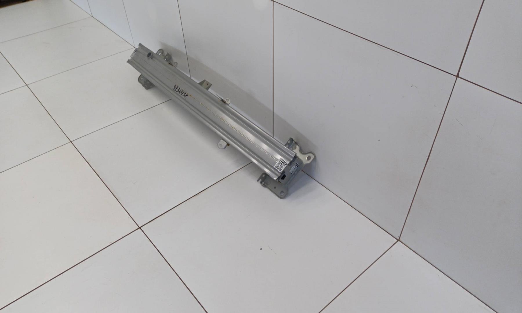 Усилитель переднего бампера