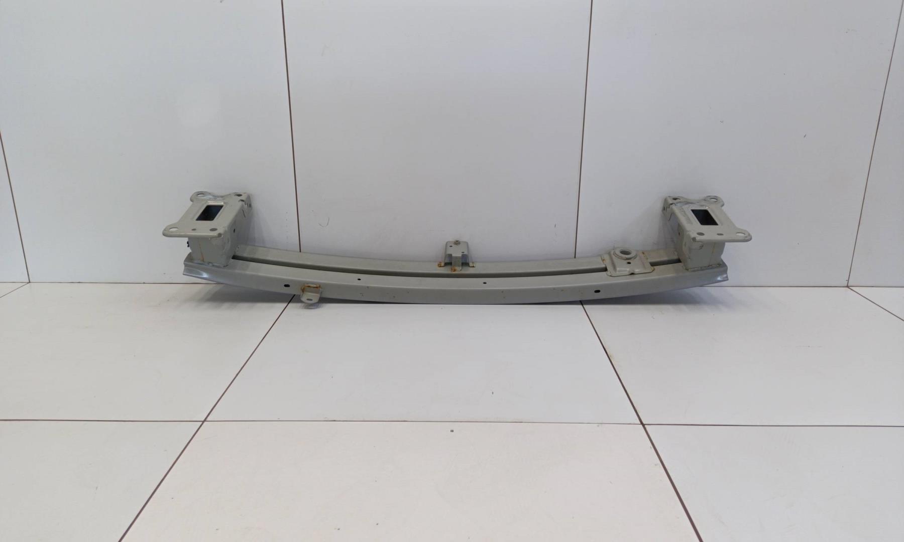 Усилитель переднего бампера