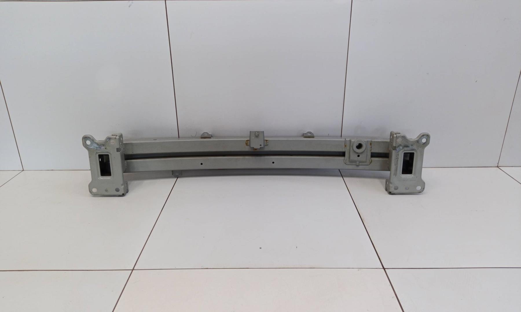 Усилитель переднего бампера