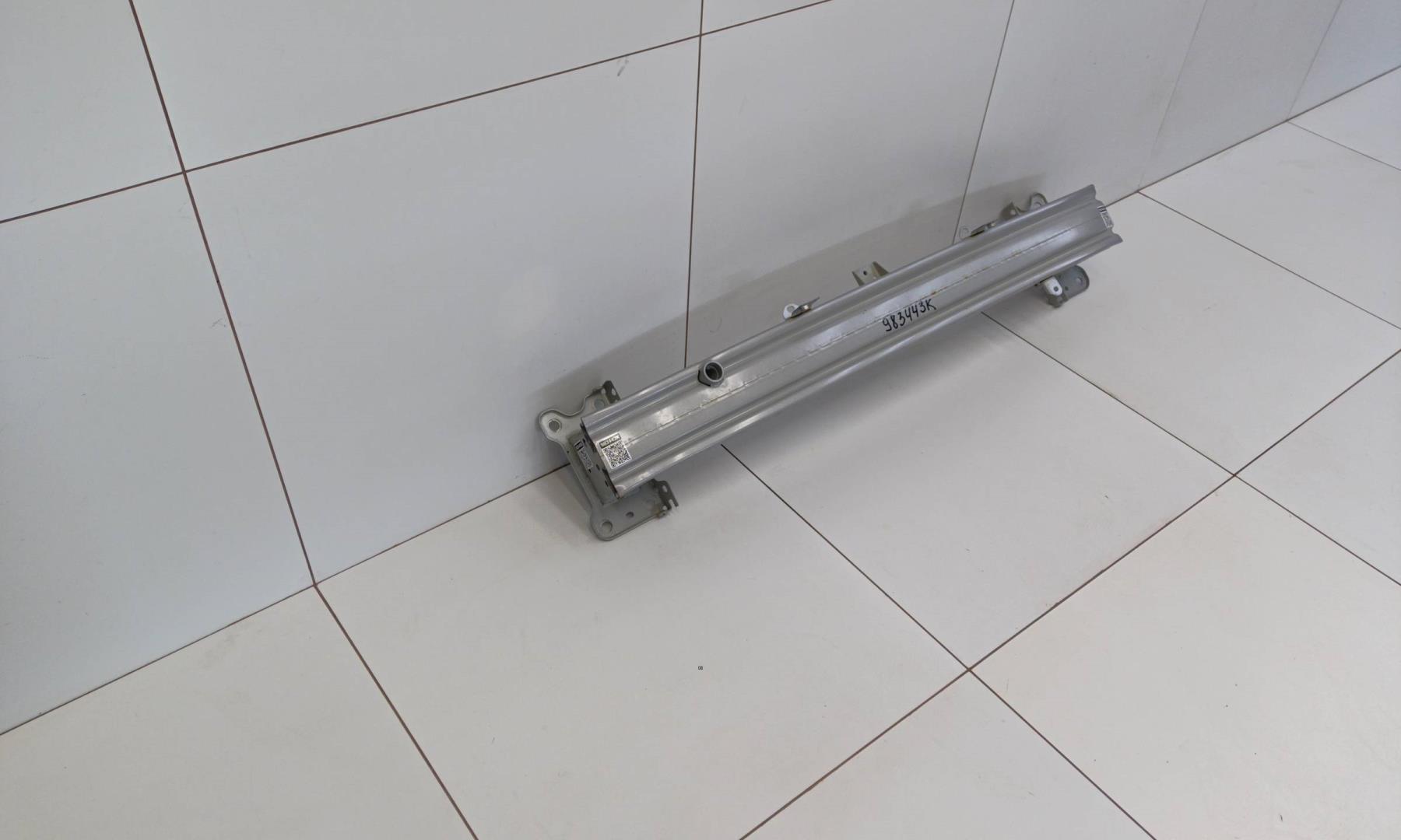 Усилитель переднего бампера