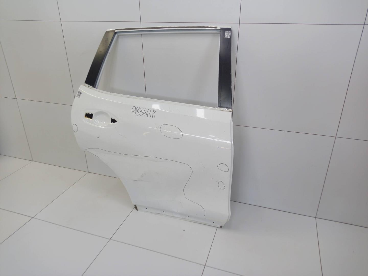 Дверь задняя правая