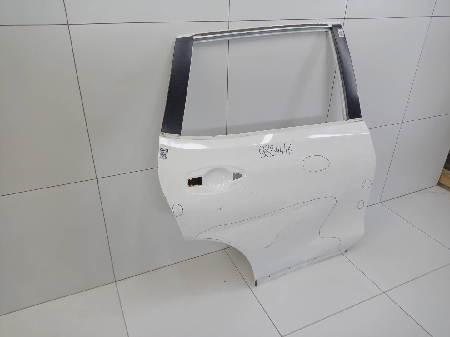 Дверь задняя правая