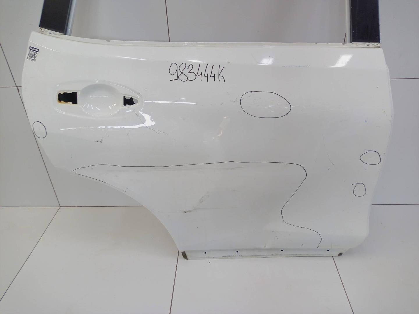 Дверь задняя правая