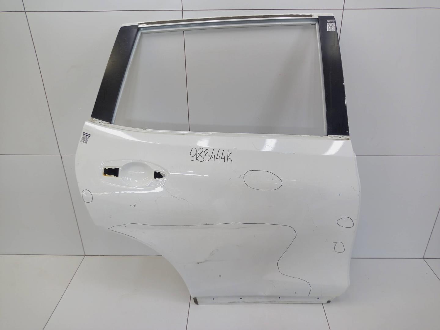 Дверь задняя правая