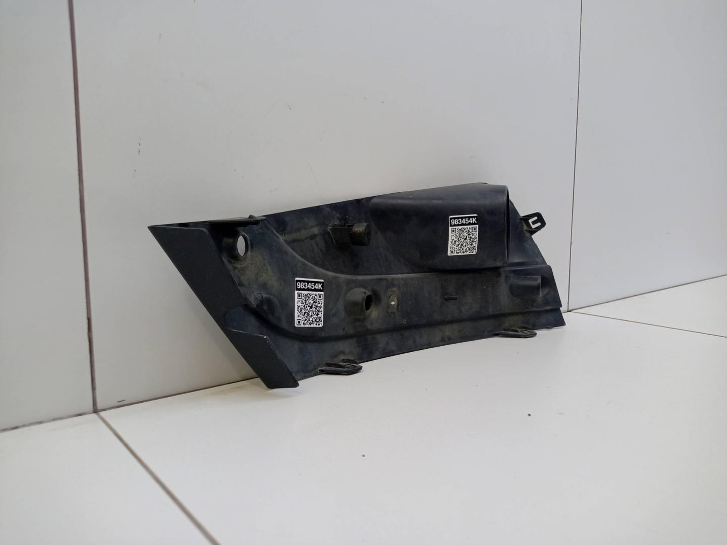 Накладка переднего бампера правая