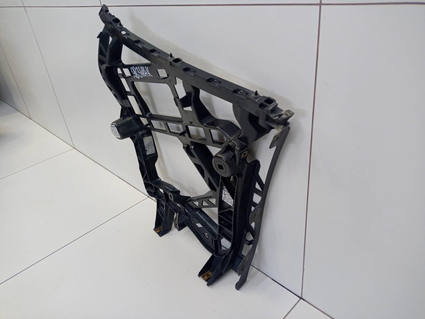 Кронштейн заднего бампера левый