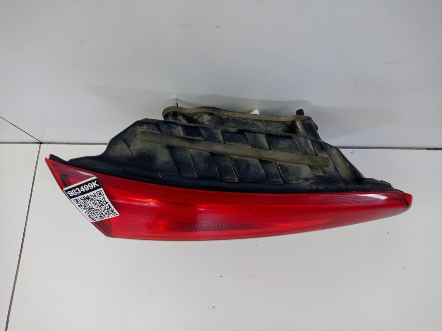 Фонарь задний внутренний левый