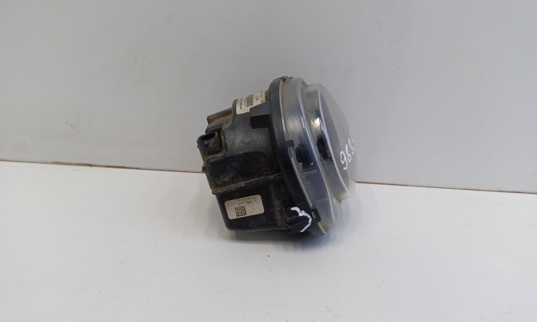 Фара противотуманная левая