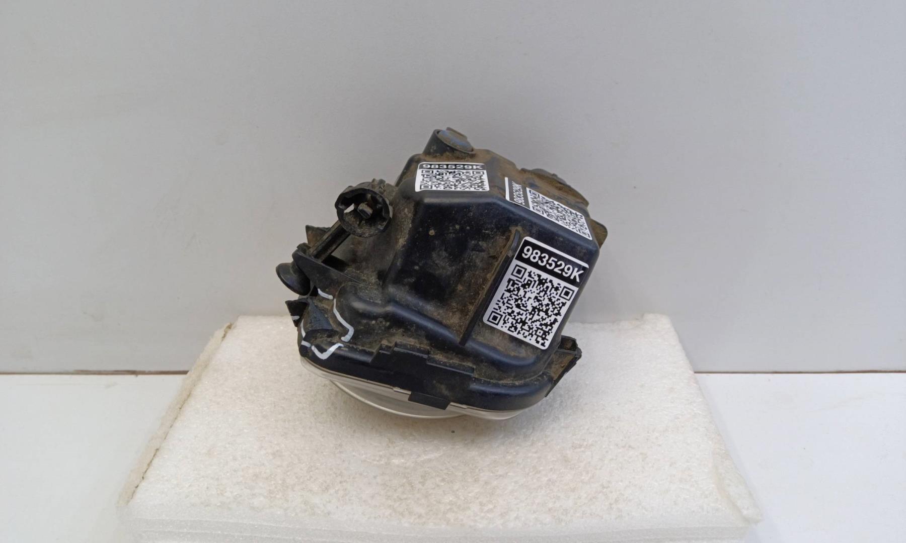 Фара противотуманная левая