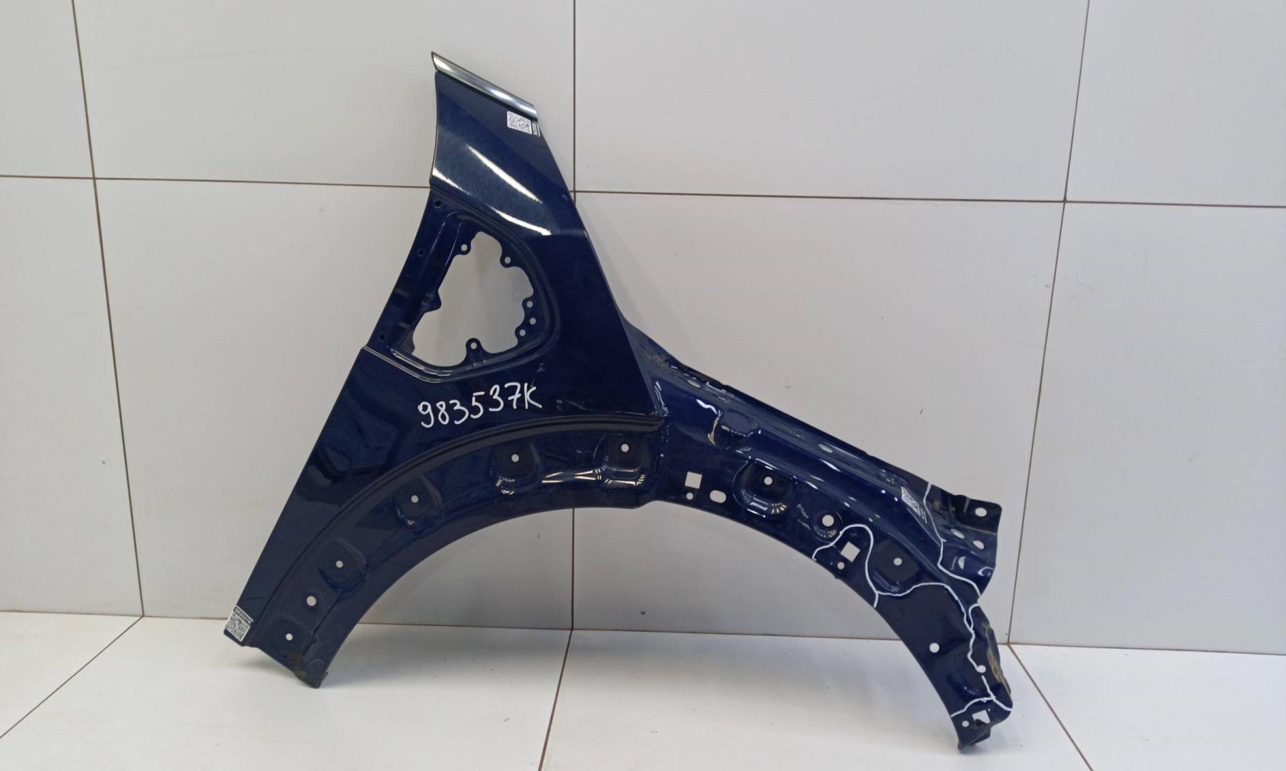 Крыло переднее правое