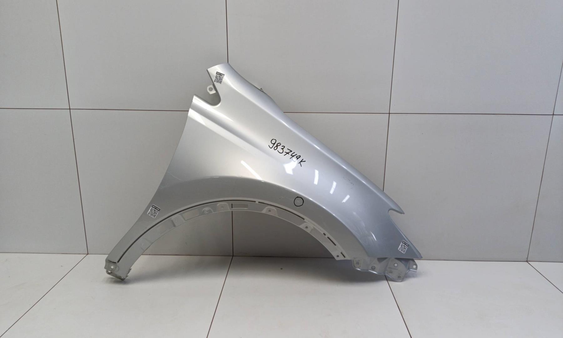 Крыло переднее правое