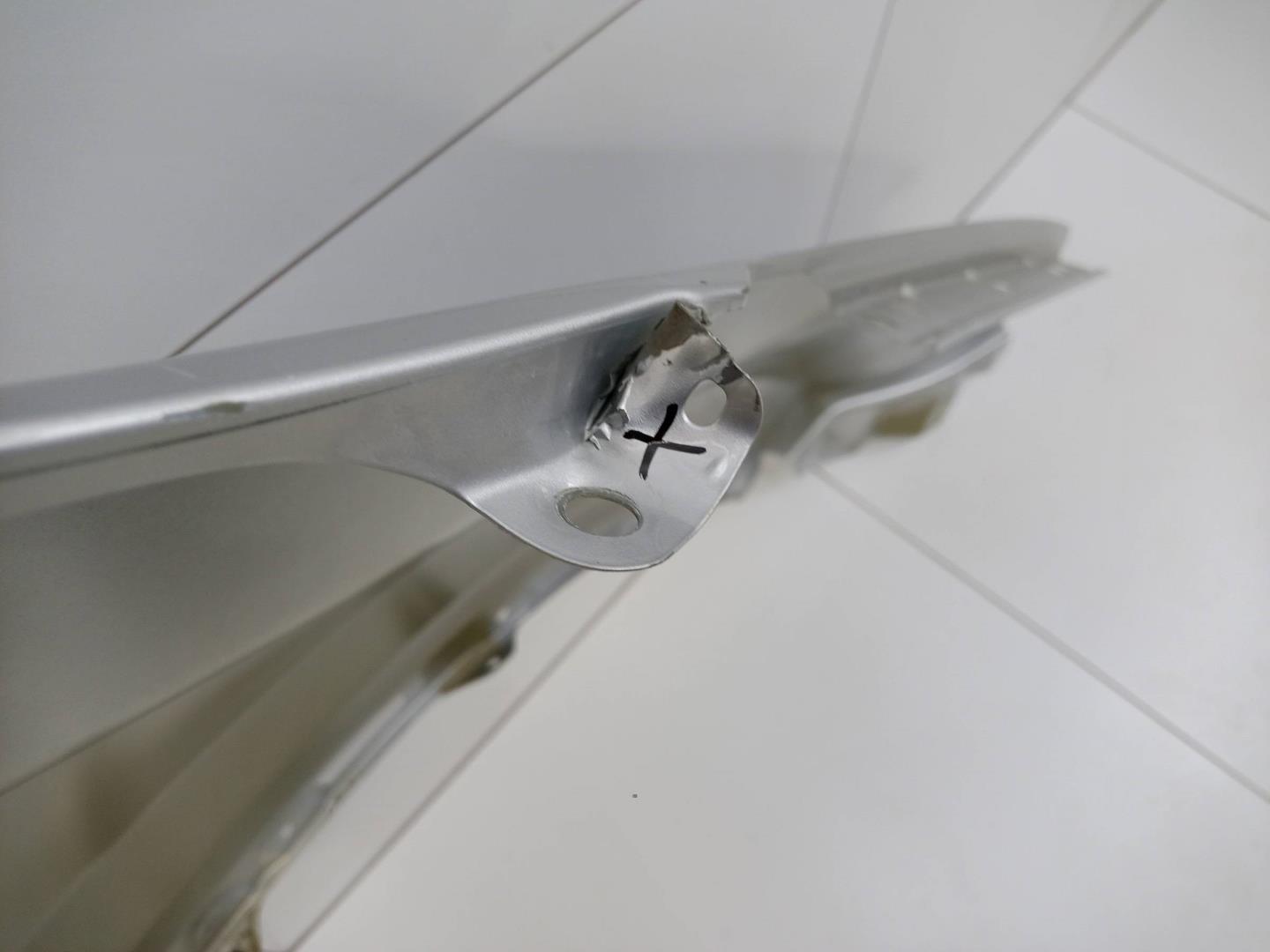 Крыло переднее левое