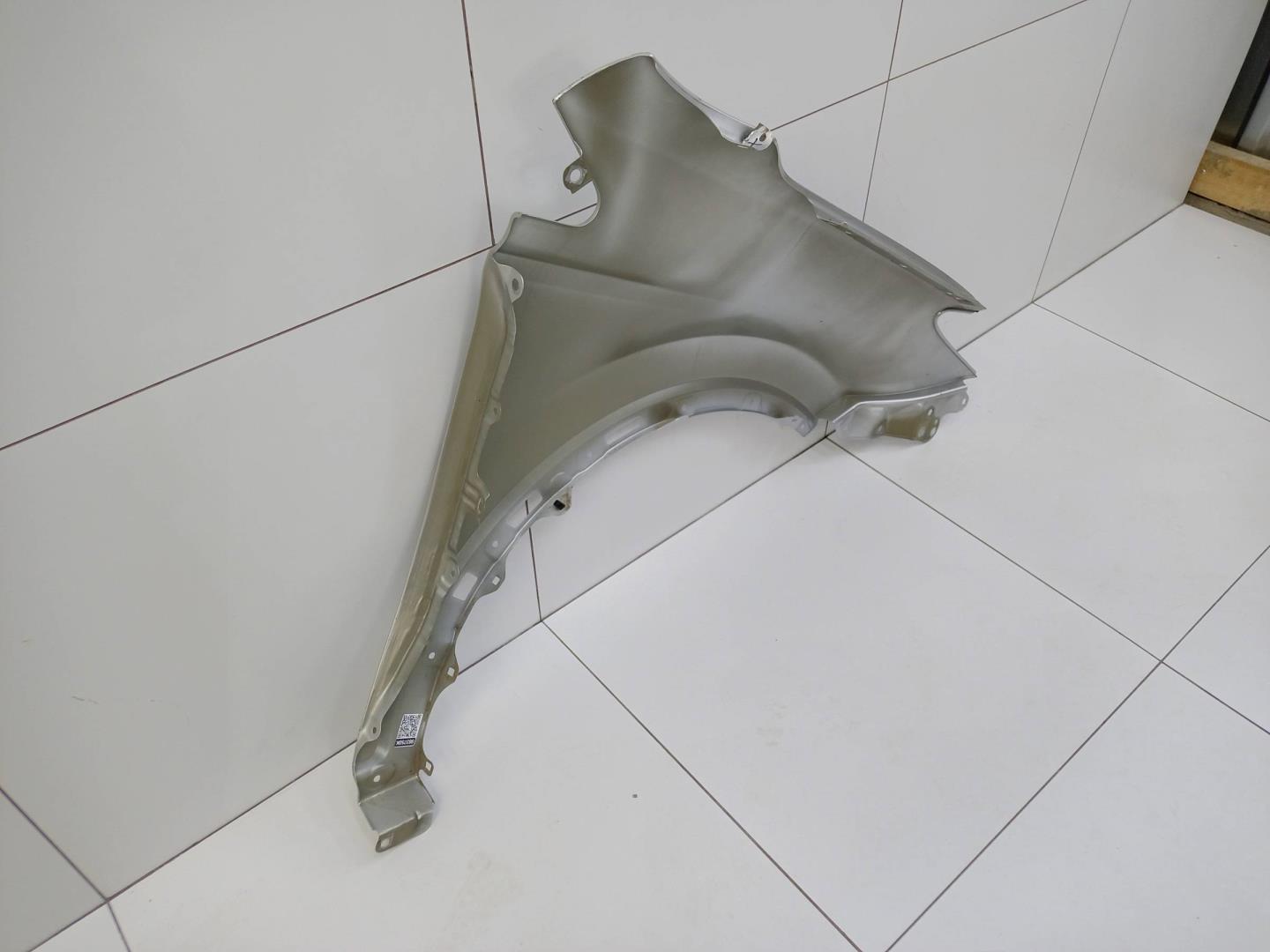 Крыло переднее левое