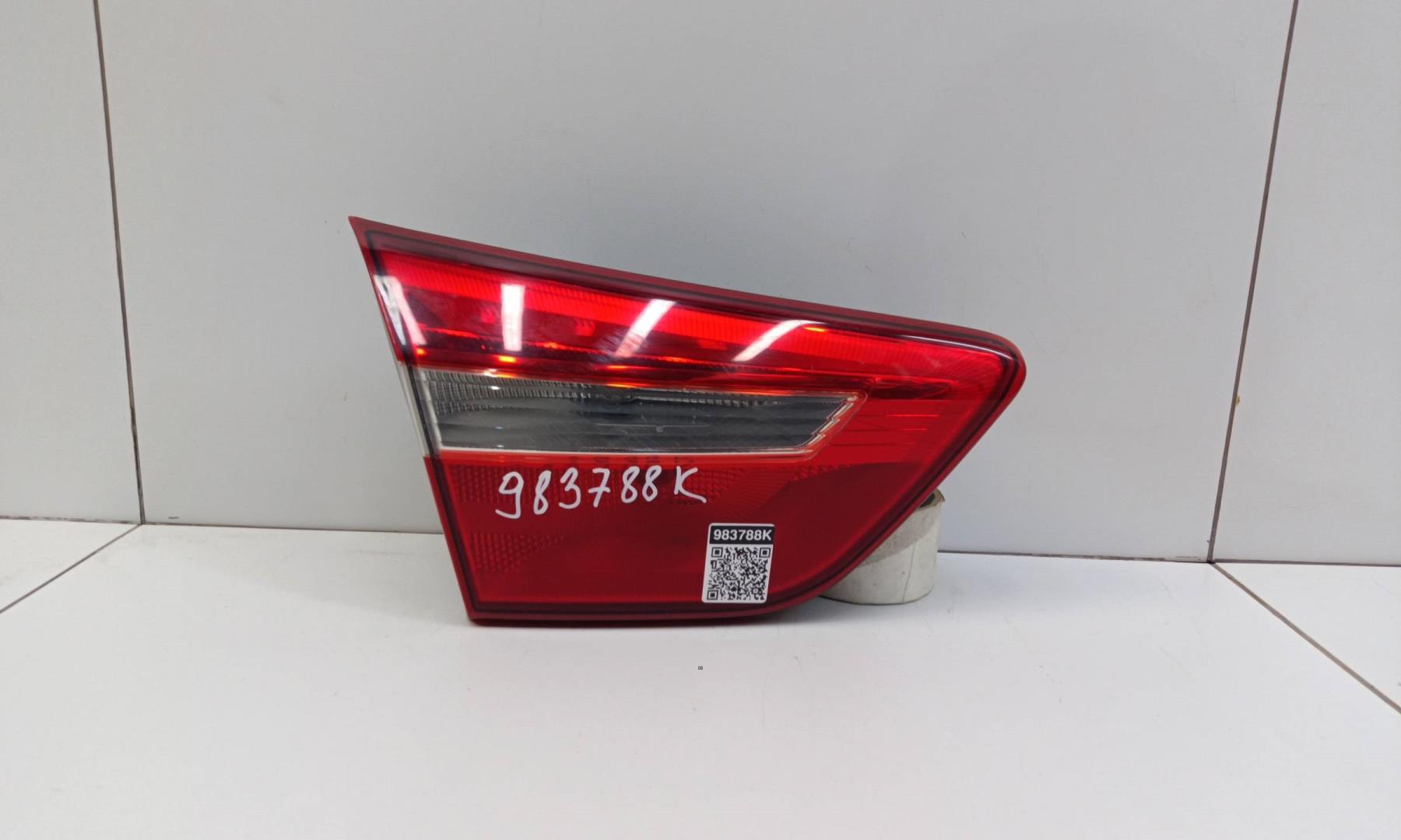 Фонарь задний внутренний левый