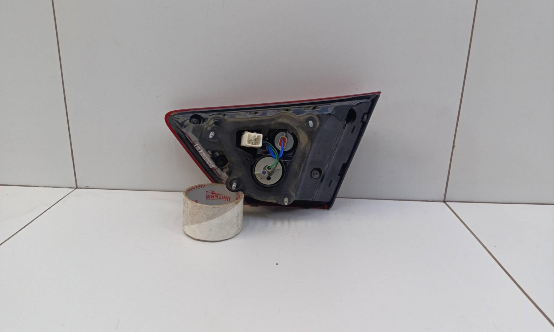 Фонарь задний внутренний левый