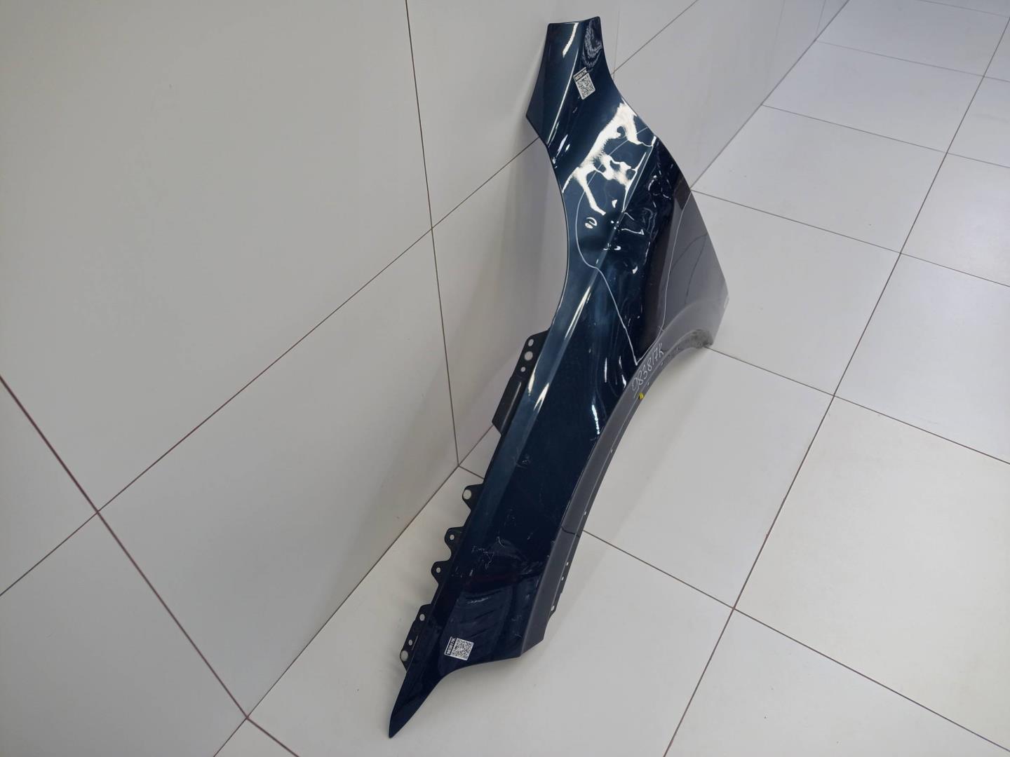 Крыло переднее левое