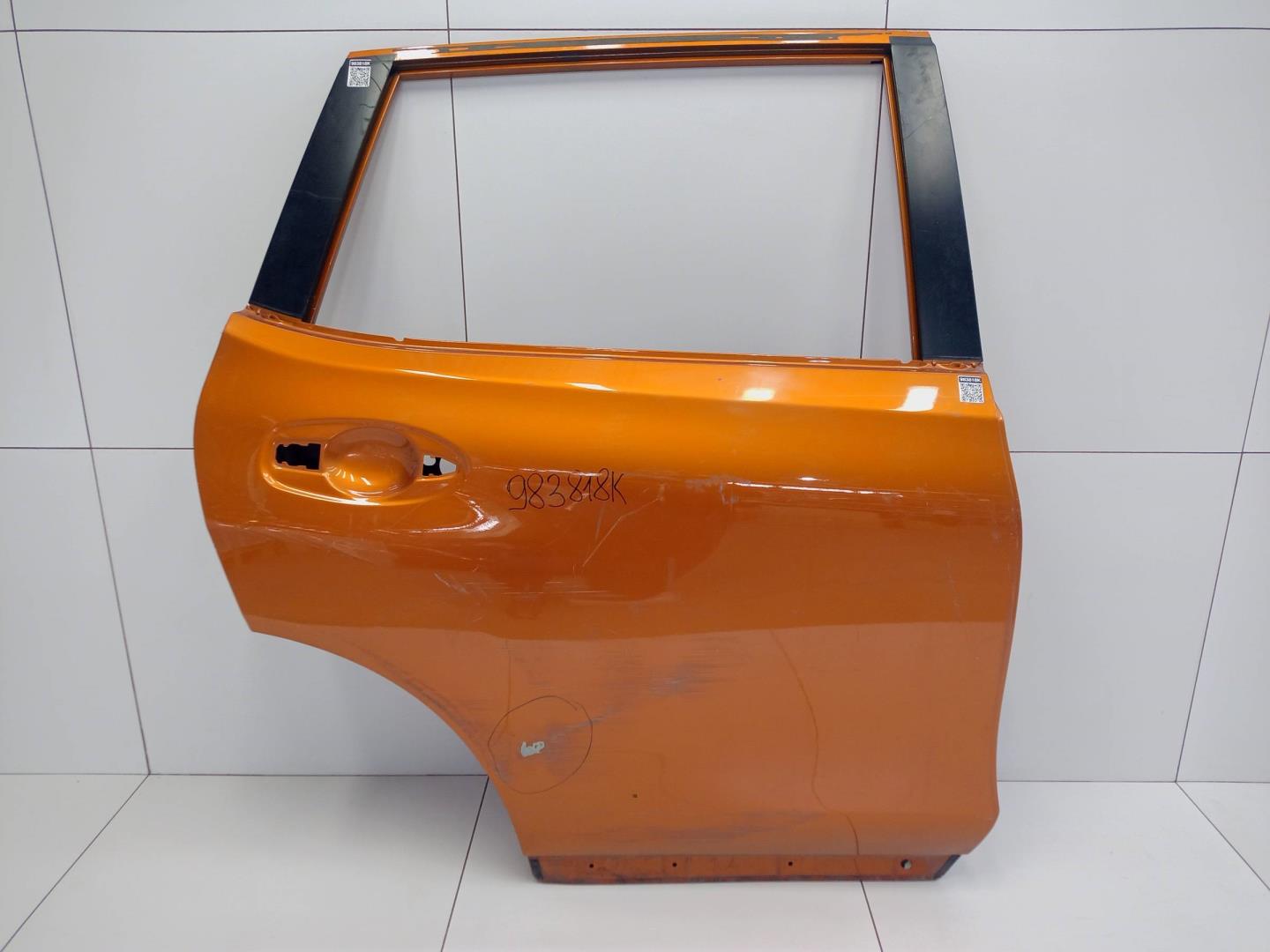 Дверь задняя правая