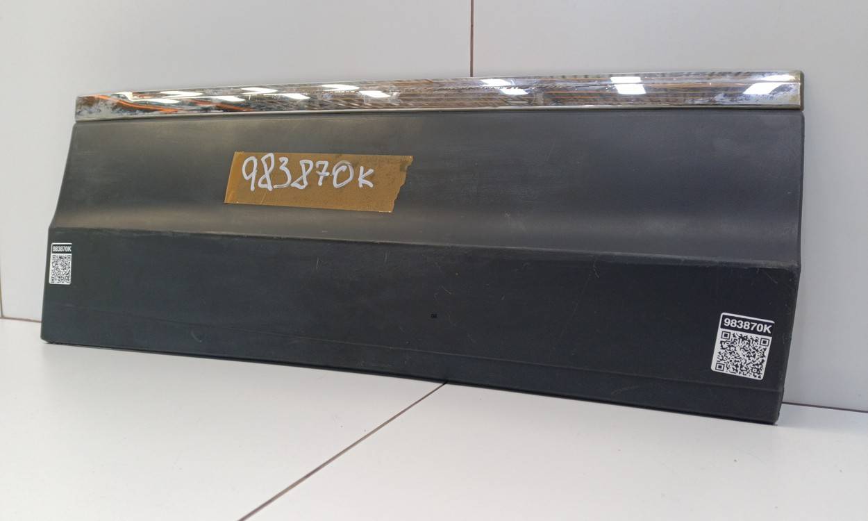 Накладка двери задней правой