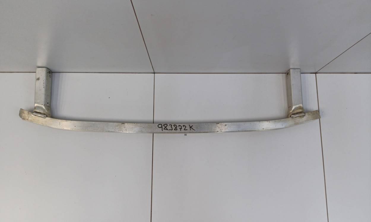 Усилитель переднего бампера