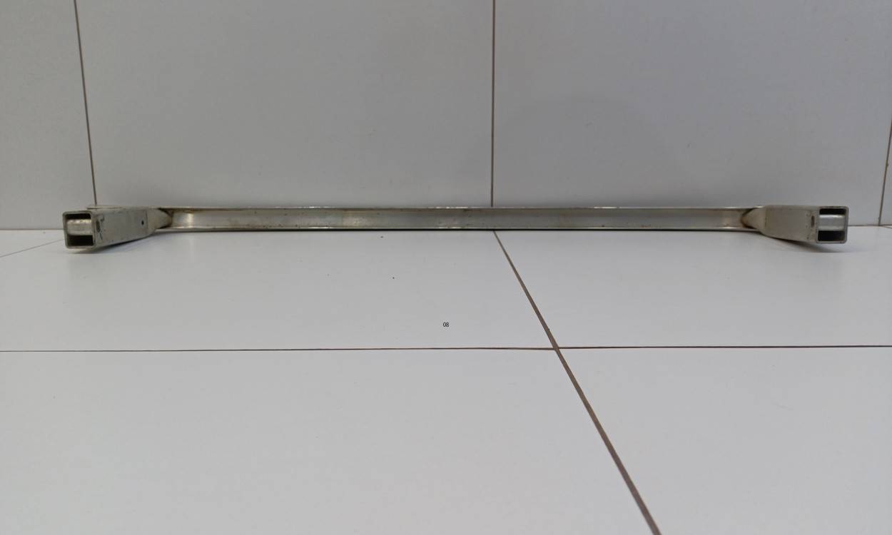 Усилитель переднего бампера