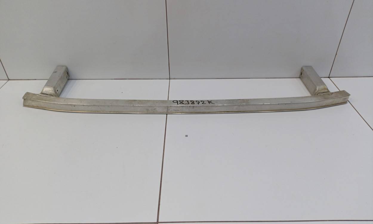 Усилитель переднего бампера