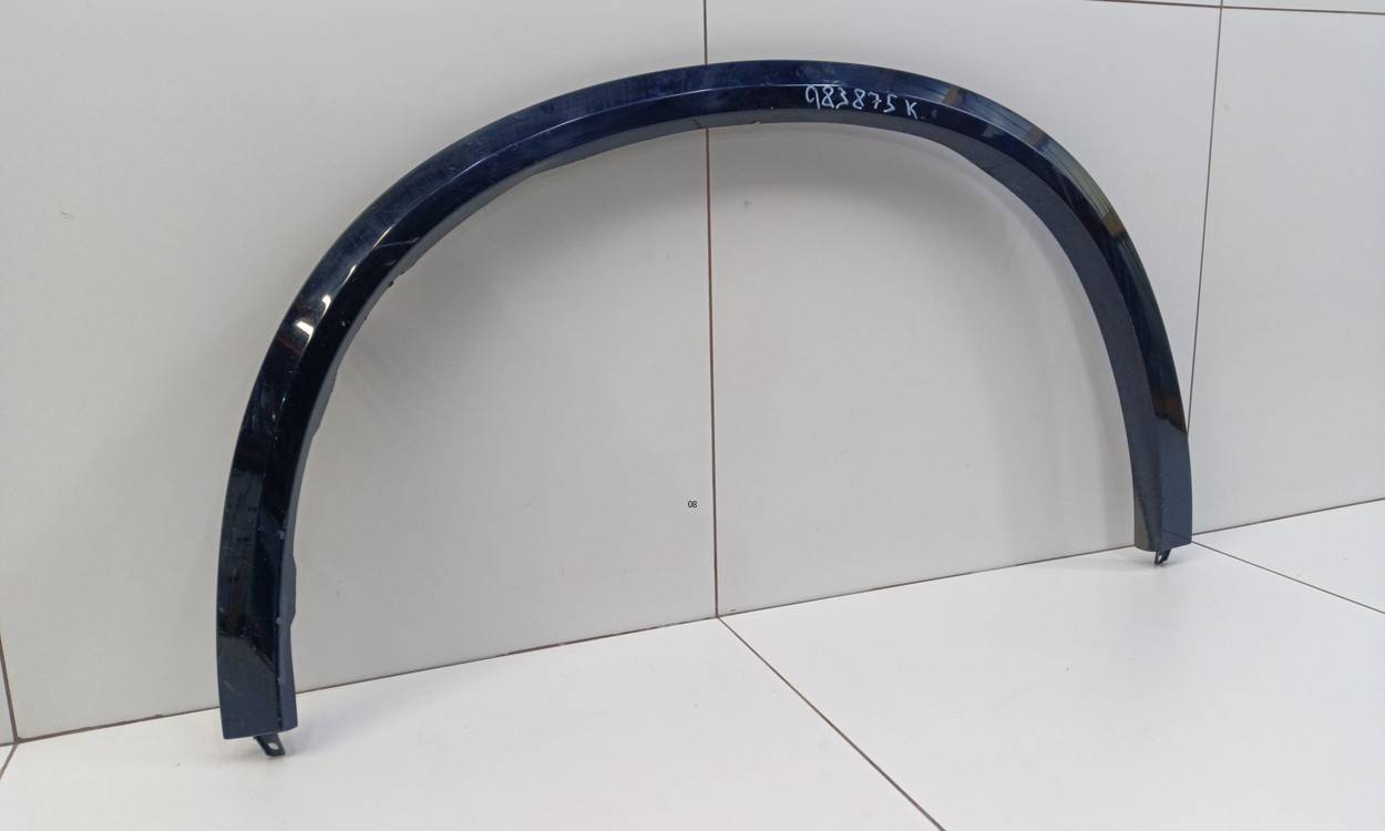 Накладка крыла переднего левого