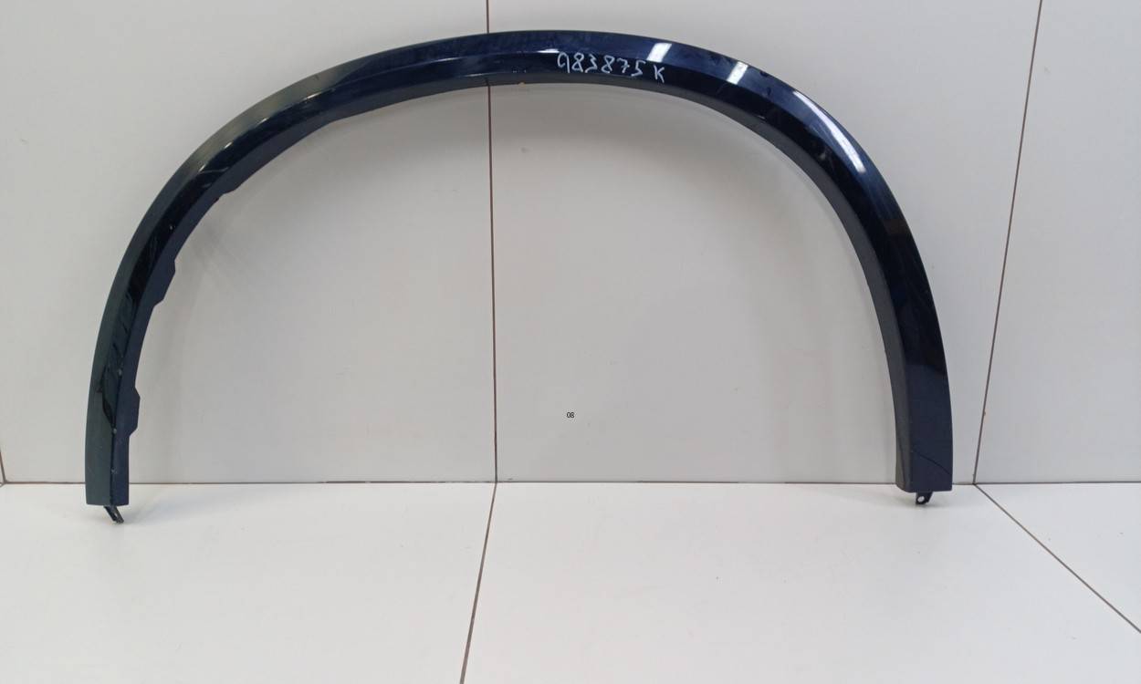Накладка крыла переднего левого