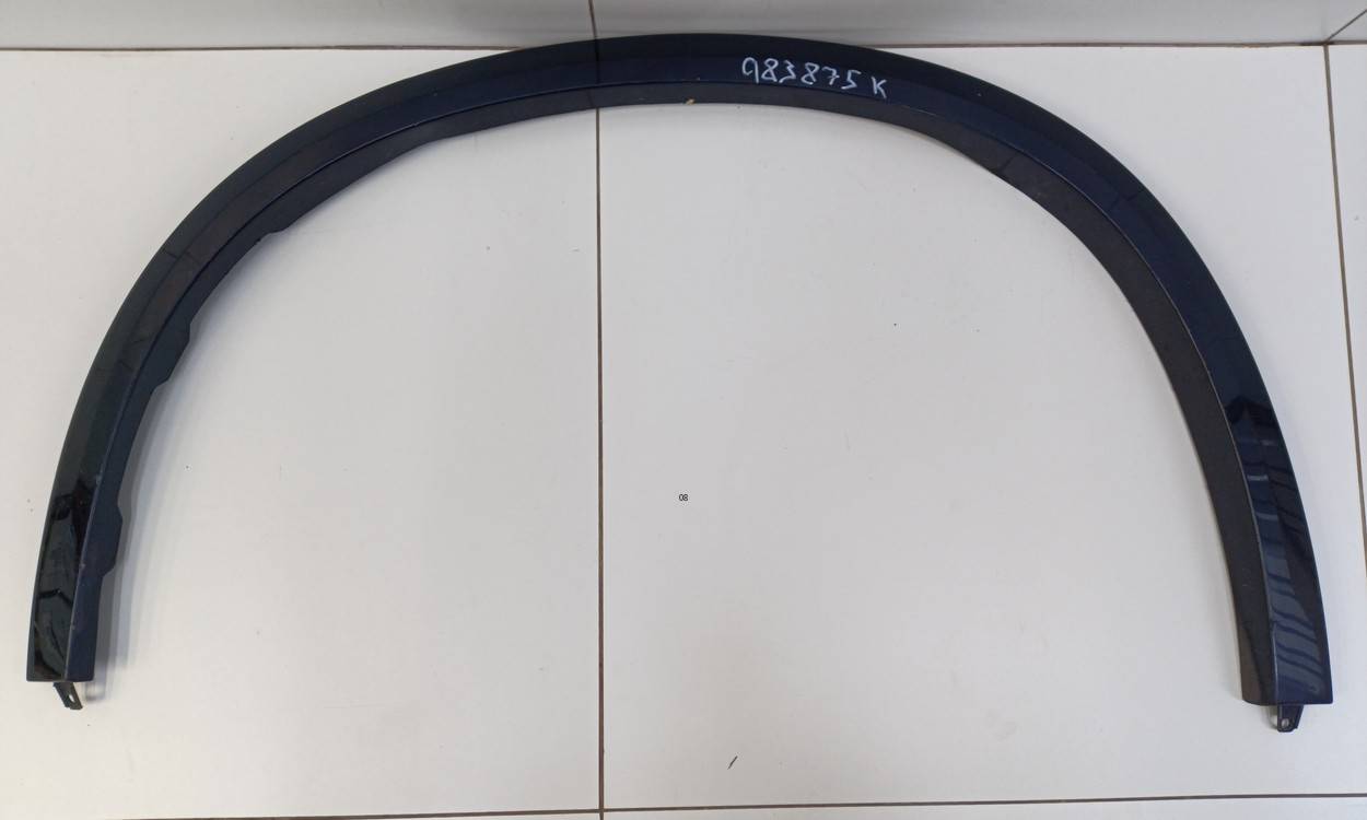 Накладка крыла переднего левого