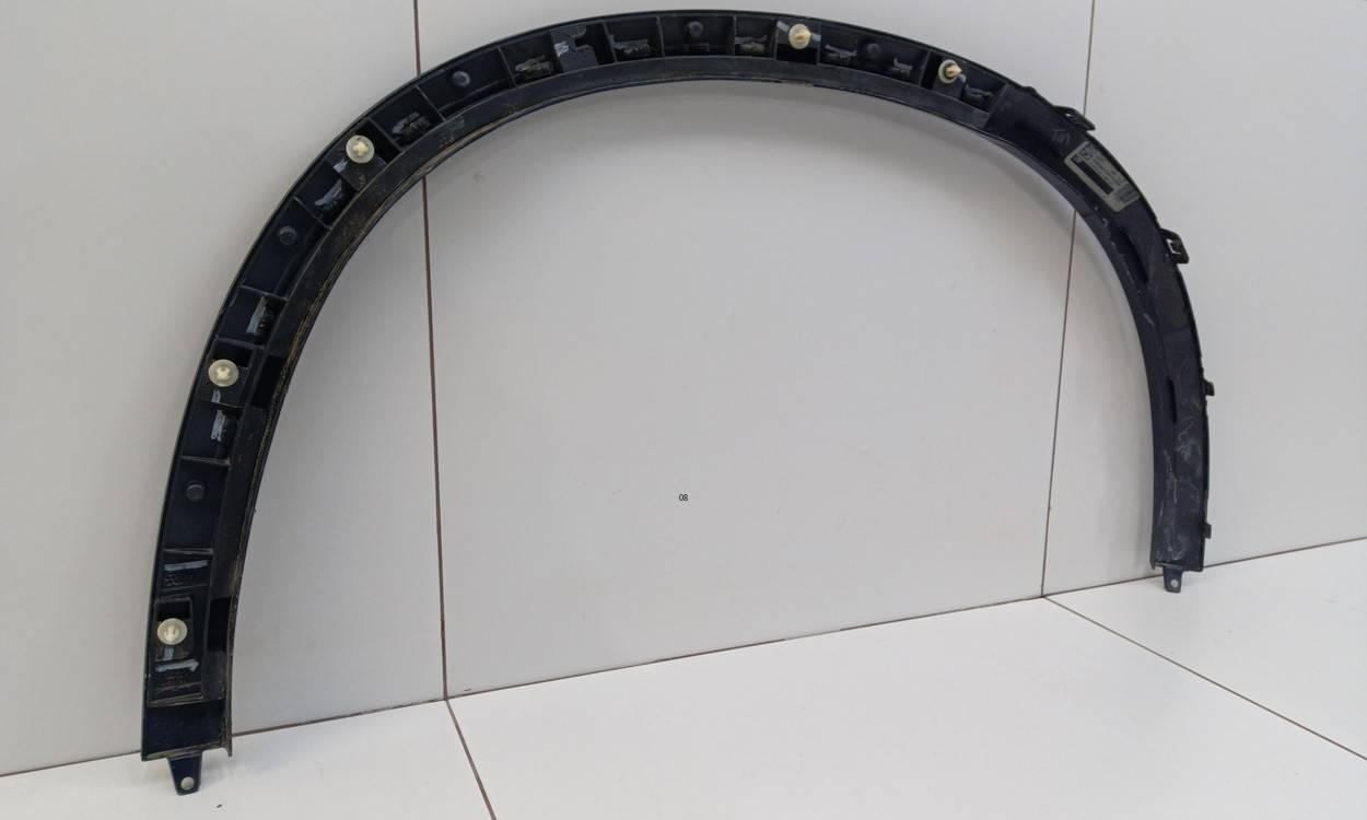 Накладка крыла переднего левого