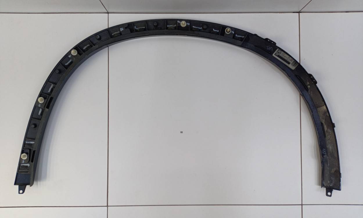 Накладка крыла переднего левого