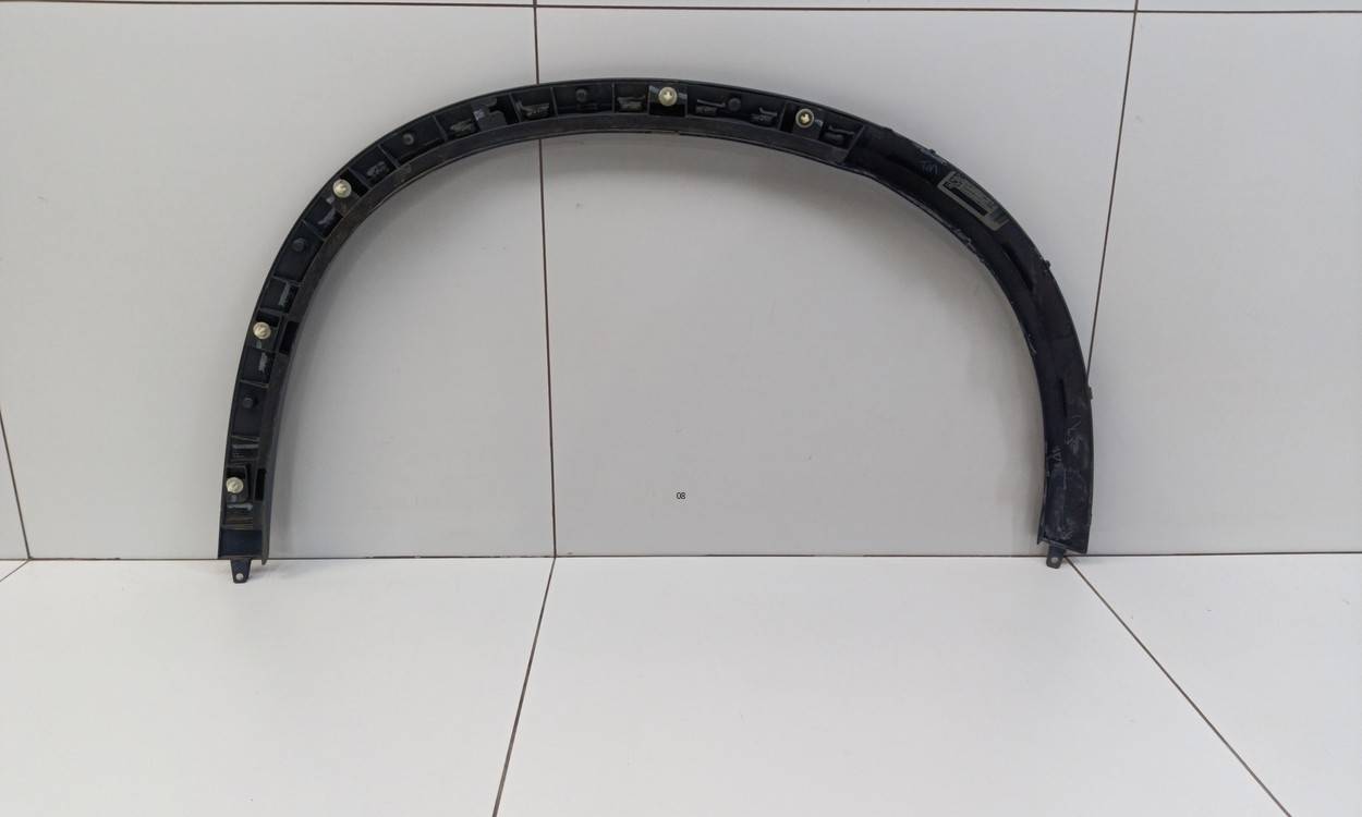 Накладка крыла переднего левого