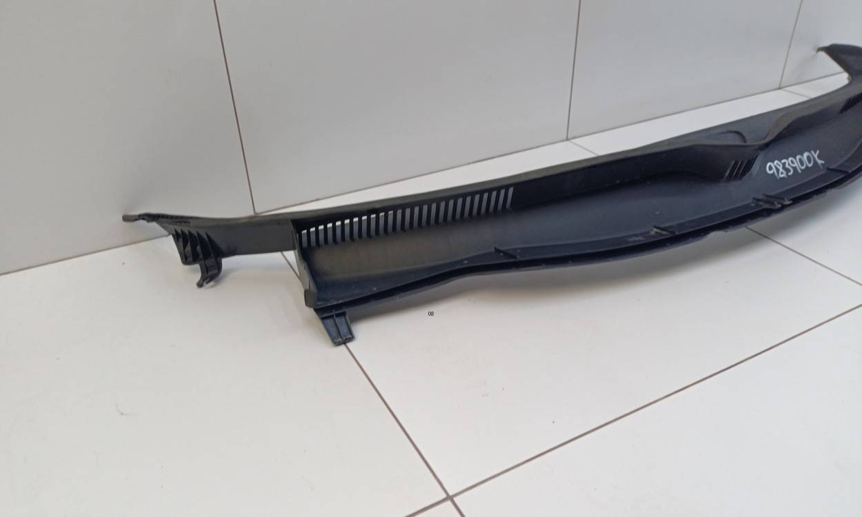 Решетка стеклоочистителей (Жабо)